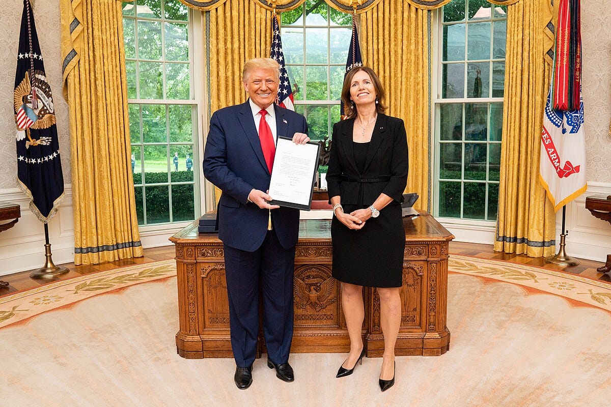 Tổng thống Trump ép Thượng viện vào trận luật siết bỏ phiếu